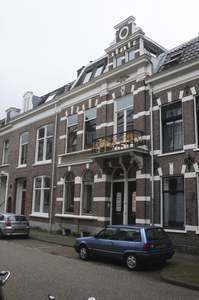 909715 Gezicht op de voorgevel van het huis Poortstraat 7 te Utrecht.